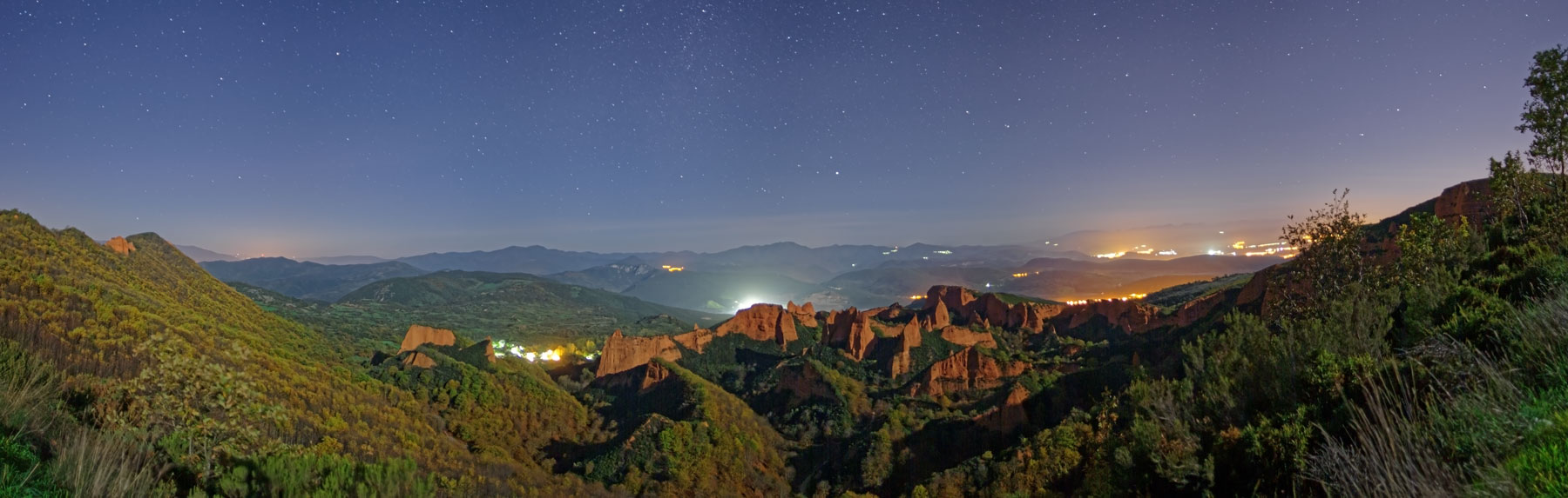Panorámica nocturna de Las Médulas