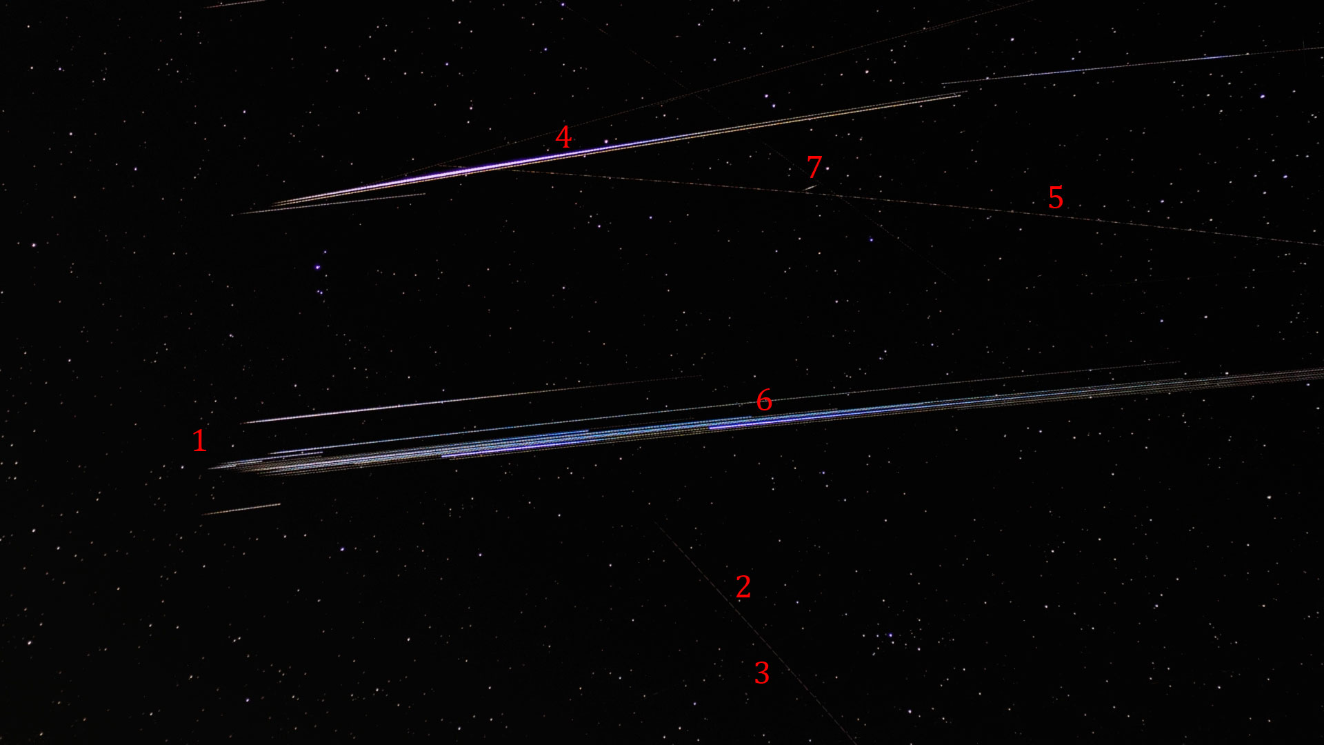 Detalles en las trazas de satélites geoestacionarios