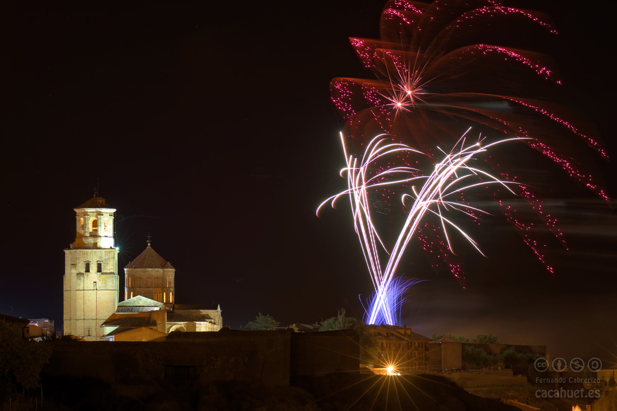 Fuegos artificiales sobre la Colegiata de Toro